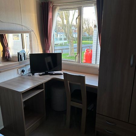 3 Bedroomed Caravan With Amazing Sea Views! Scarborough Eksteriør bilde