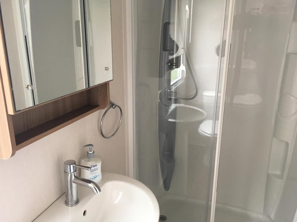 3 Bedroomed Caravan With Amazing Sea Views! Scarborough Eksteriør bilde